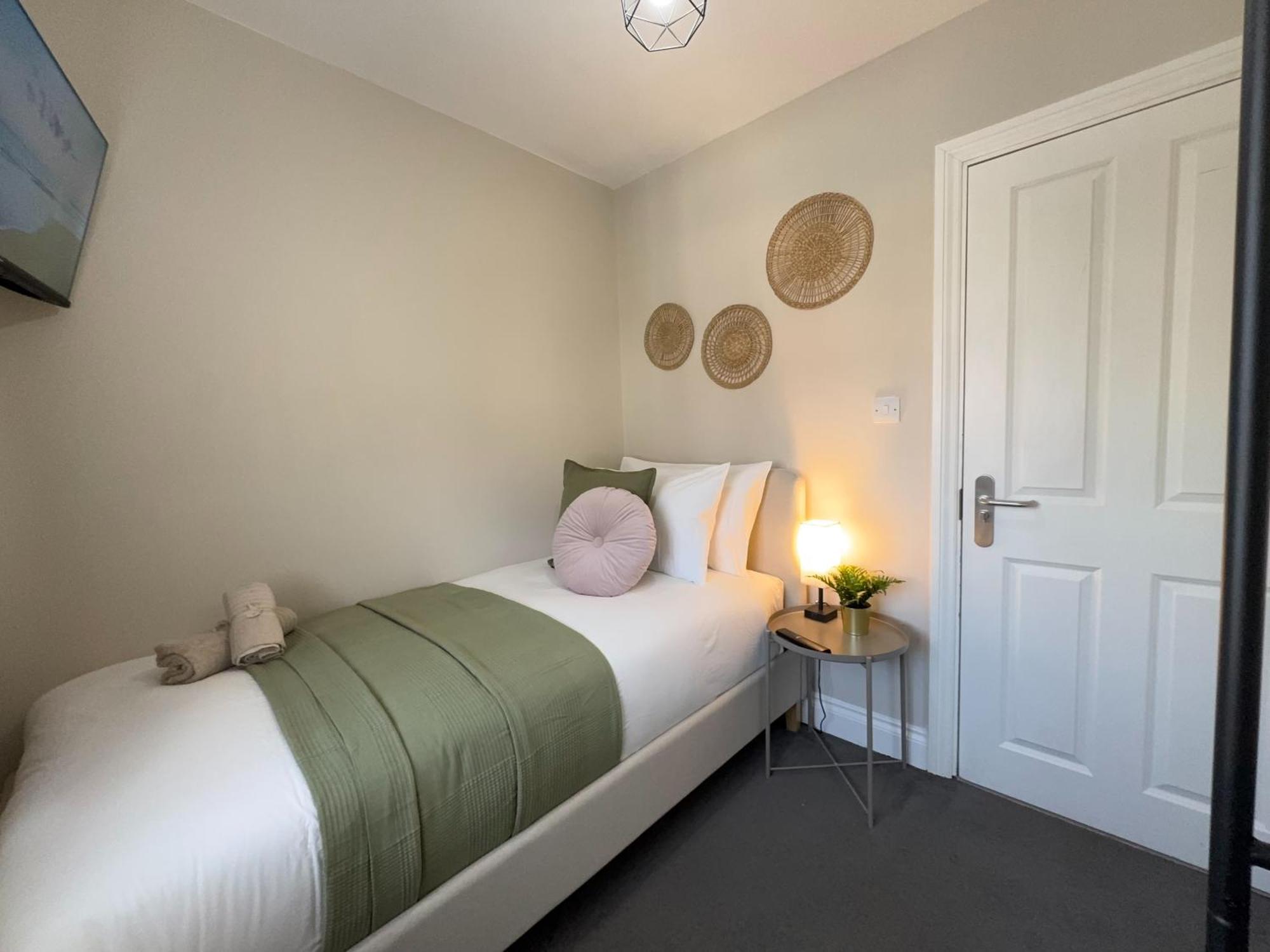 Comfortable Private Single 30 Min To *