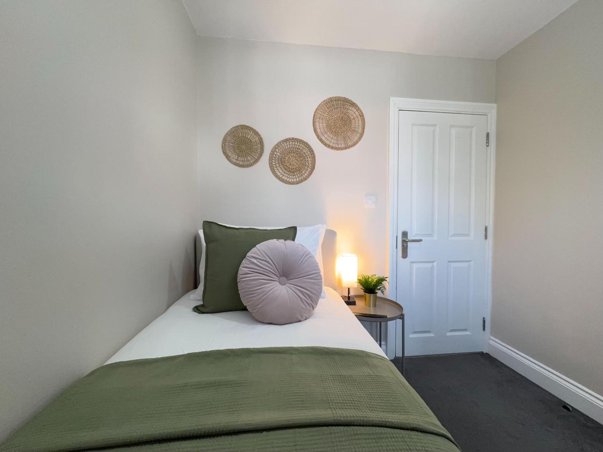 Comfortable Private Single 30 Min To *