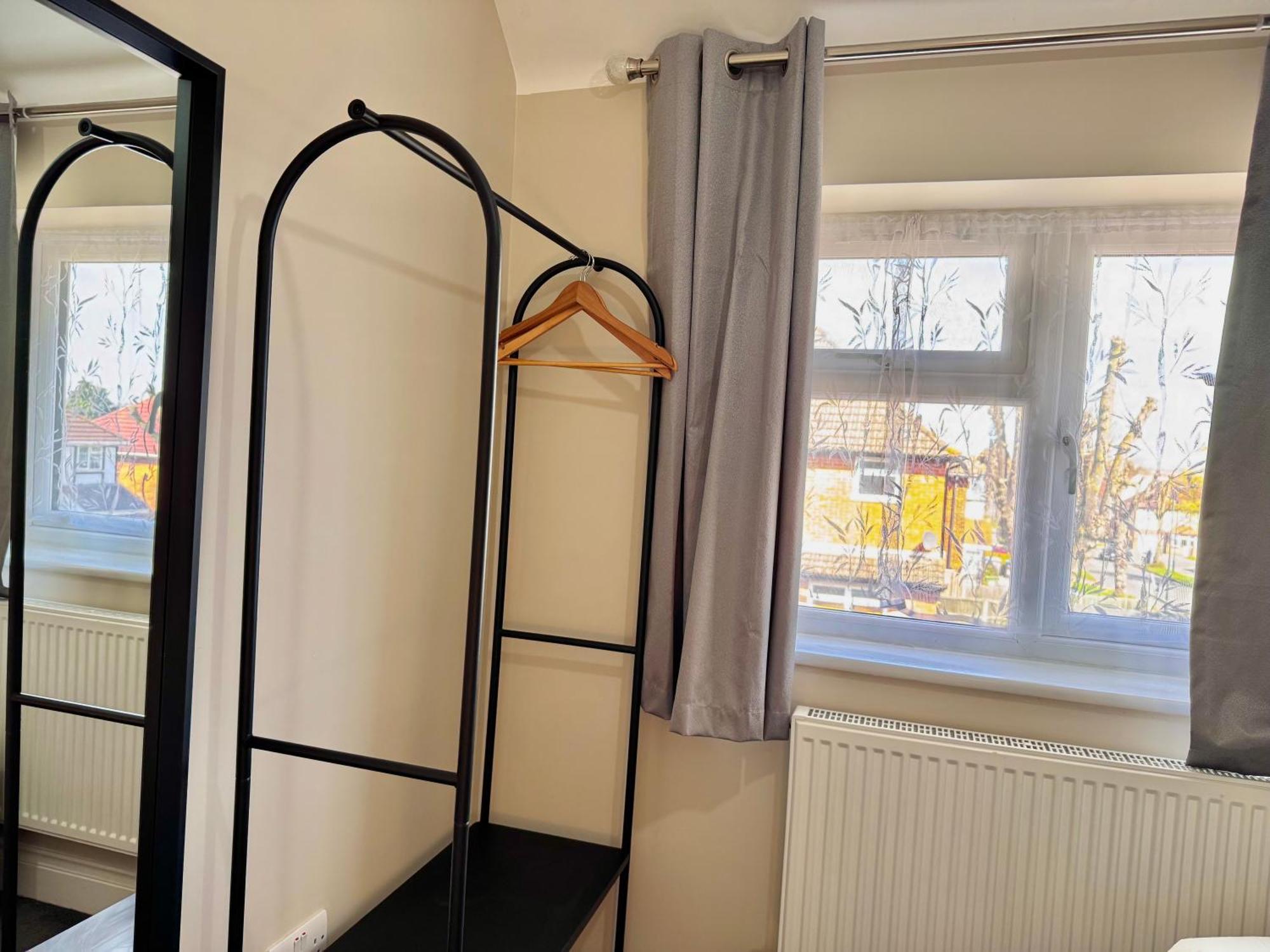 Comfortable Private Single 30 Min To *